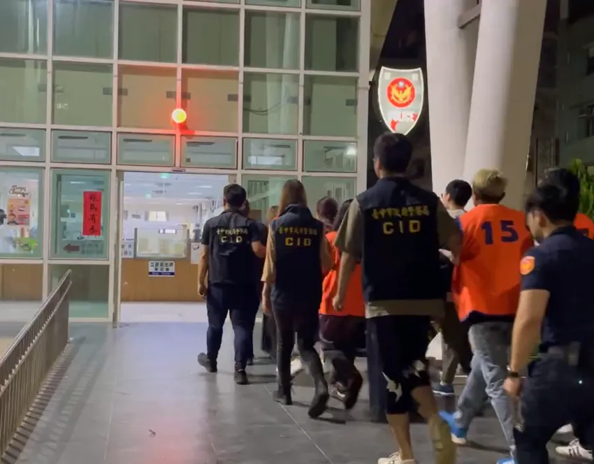 影/GG了！台中車站移工酒後大亂鬥　警逮11人揪出7人不合法