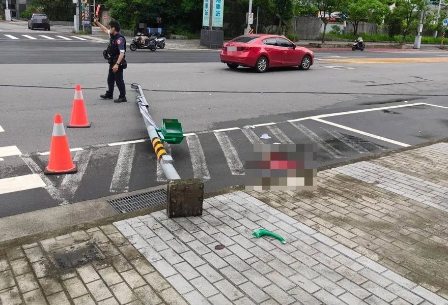 影/南港車站50歲男騎共享自撞亡　做代駕拼家計妻接噩耗崩潰