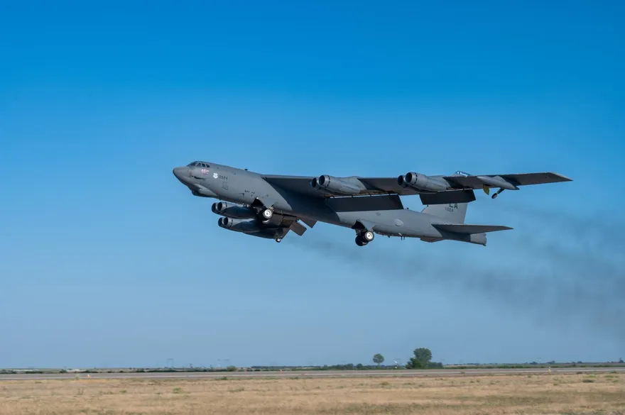 6月全球軍機失事頻傳　T-34C、B-52H等墜毀累計超過30人殉職