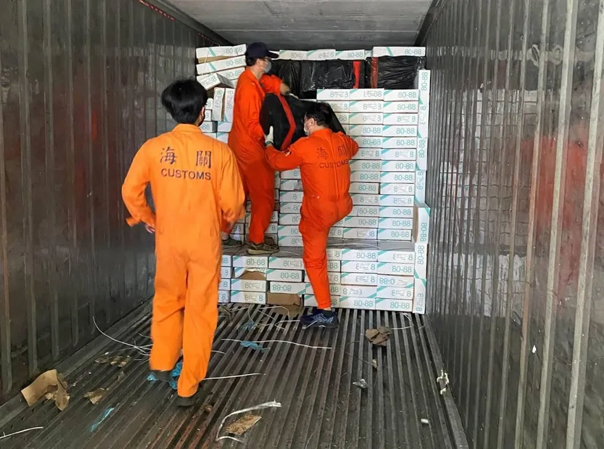 端午前夕高雄關查獲走私香菸116萬包！　市價逾9000萬元