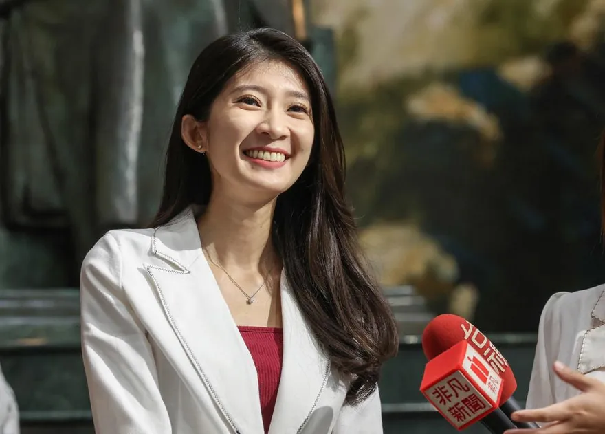 沈伯洋遭主持人一句話戳破人設！李明璇酸：根本就是為了選戰包裝