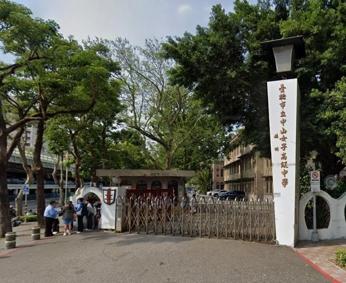 中山女高「電梯大怒神」困學生？校方：是往上衝沒有「落體」