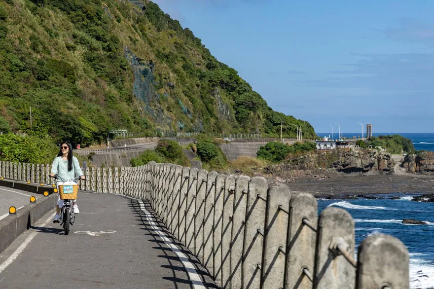 福隆沙雕藝術季登場　新北推低碳騎行探索東北角夏日魅力