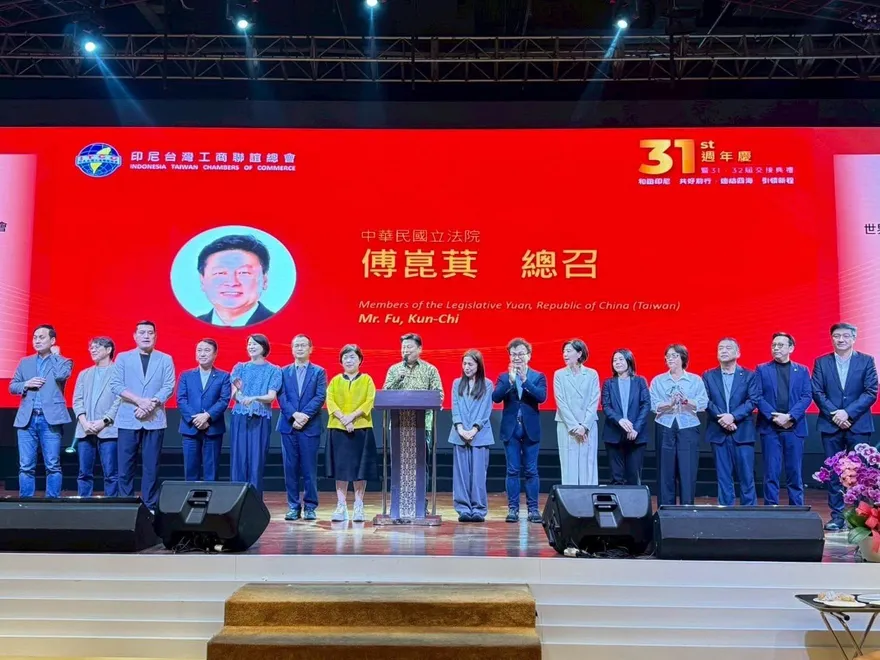 側翼大翻車！傅崐萁出國被拍遭抹黑　本人親曝真相