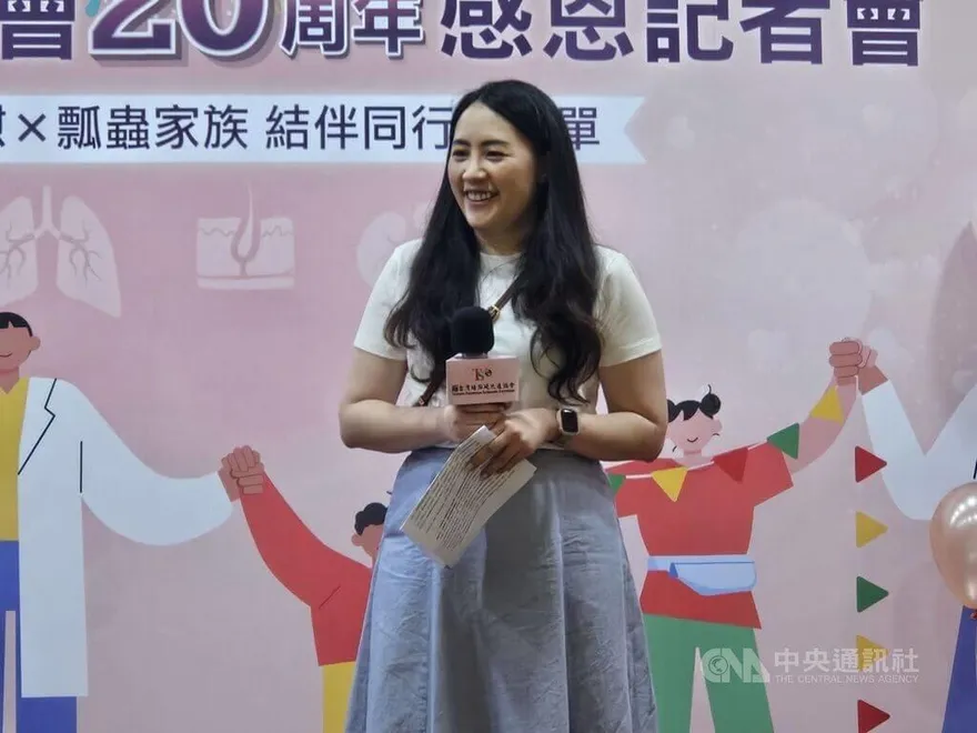 腹痛揪出27公分巨瘤！34歲女驚罹罕病　異鄉緊急手術撿回一命