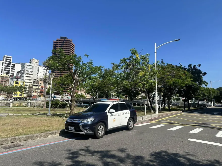 高雄愛河龍舟賽將開划！清晨驚見「中年男屍漂浮」