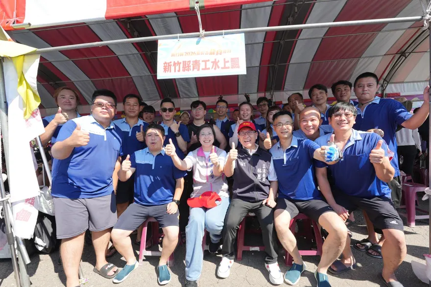 徐欣瑩出席新竹縣長盃龍舟賽　獲民眾高喊凍蒜　期許縣政大船乘風破浪