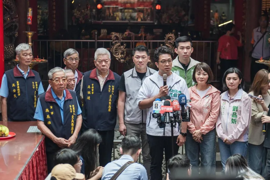 沈伯洋提油救火？護航陸委會扯「政治風險」：是全台灣的事情