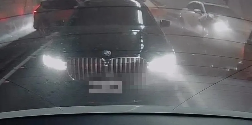 影/雪隧5車連環撞！BMW死踩煞車擋追撞　網讚全村希望