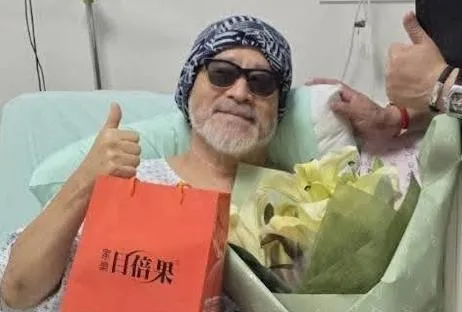 班鐵翔西門町慘摔「腳斷成兩截」　坐輪椅現身氣喊告：損失破千萬