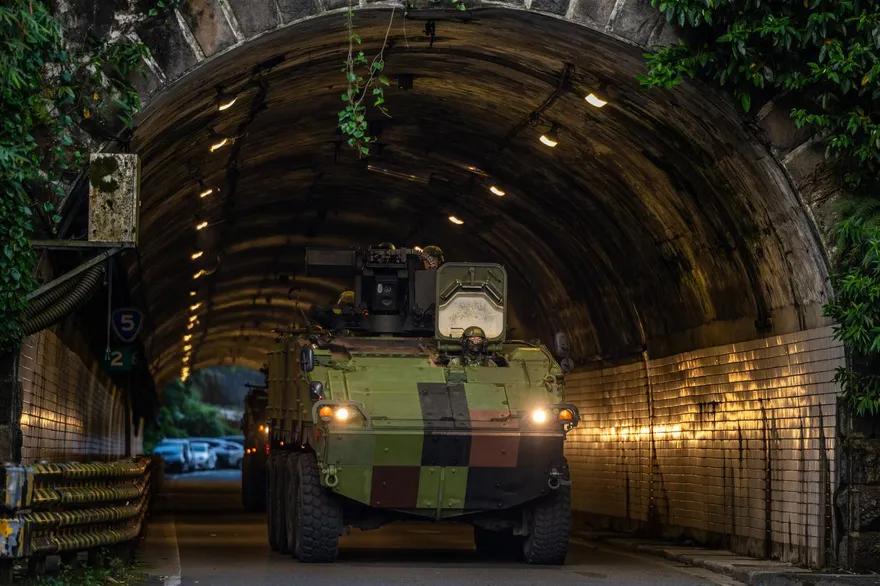 首都衛戍部隊立即備戰操演　關指部裝甲車馳援關鍵港口