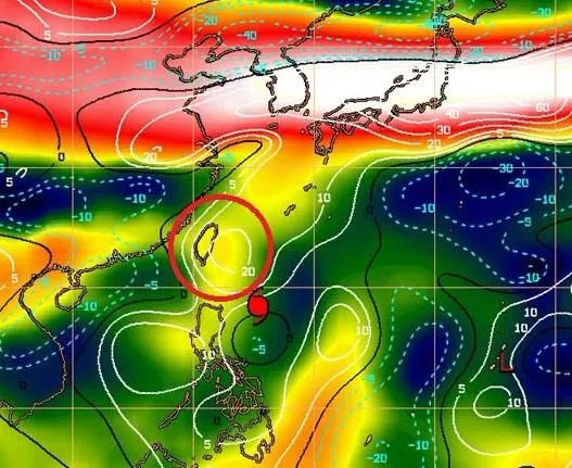 台灣附近風切增強！鄭明典曬1圖：米克拉颱風「結構變了」