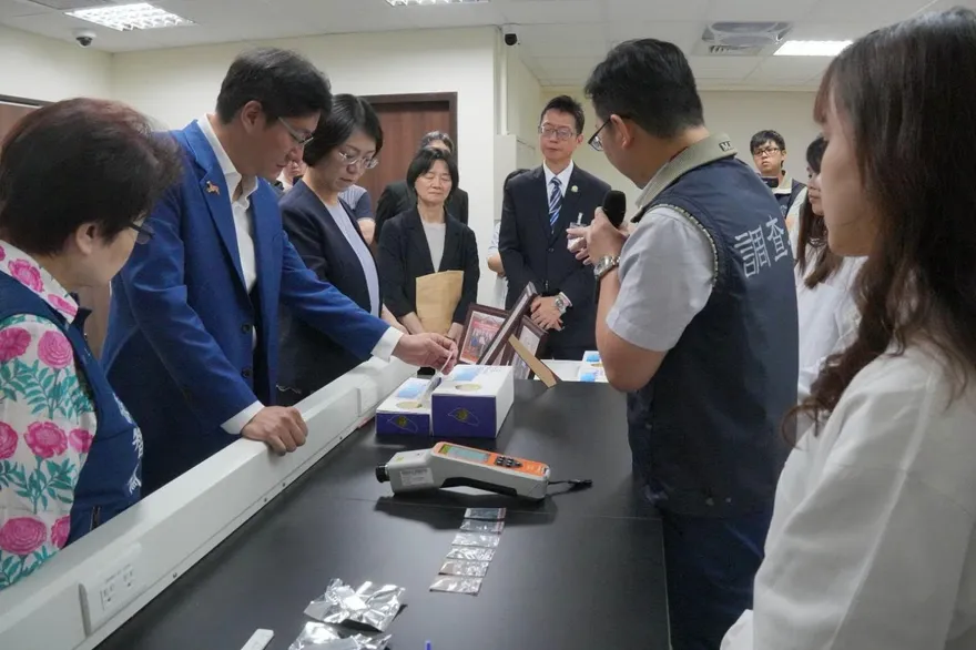調查局開發毒品快篩試劑　翁曉玲讚台灣之光：比無人機更有市場潛力