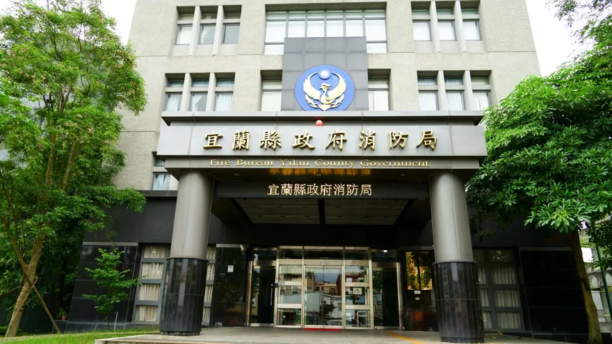 宜蘭消防最老守護犬「學長巴德利」病逝　弟兄淚崩：任務結束了