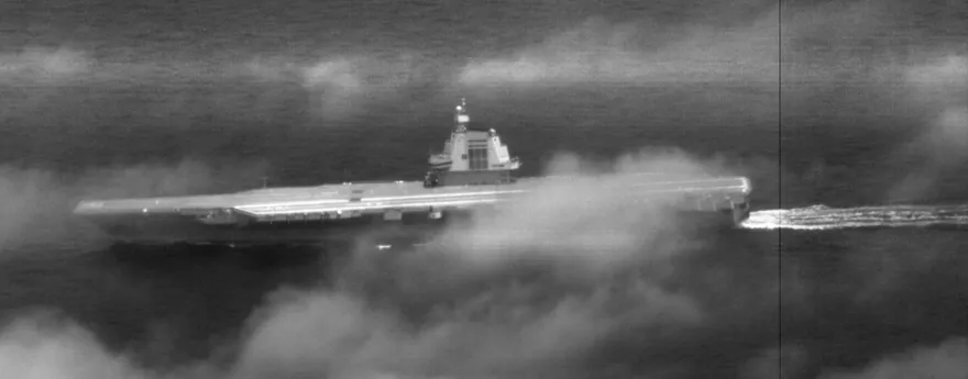國軍發布「解放軍福建號航空母艦航經台灣海峽」！空拍照片曝光