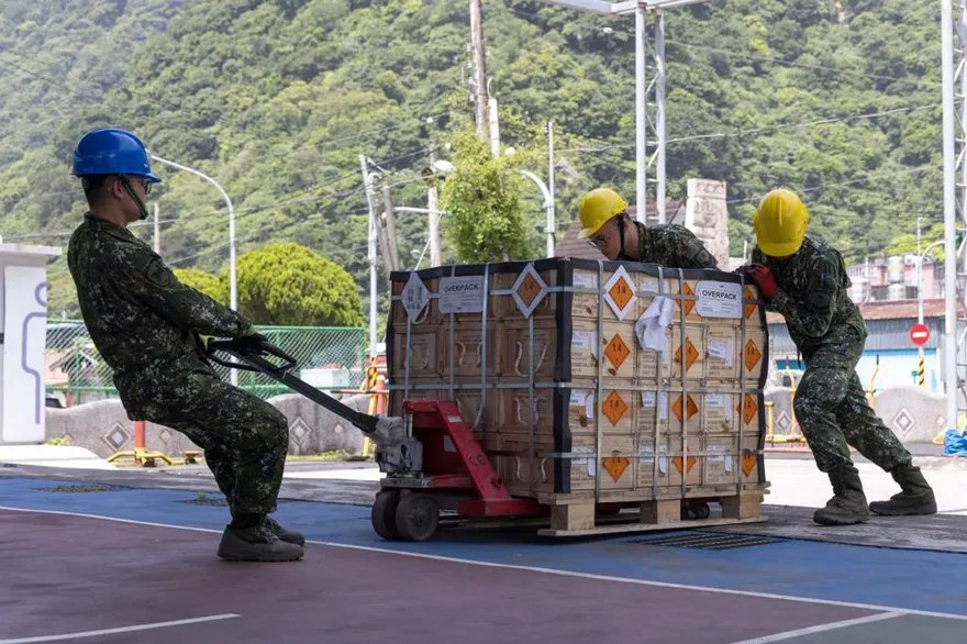 直擊！立即備戰操演建立持續戰力　陸軍地支部官兵演練分散囤儲