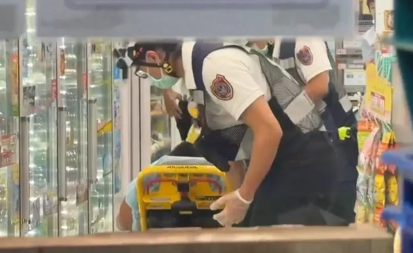 高雄男買車面交遭強擄砍傷！跳車衝超商求救　自動門留血手印