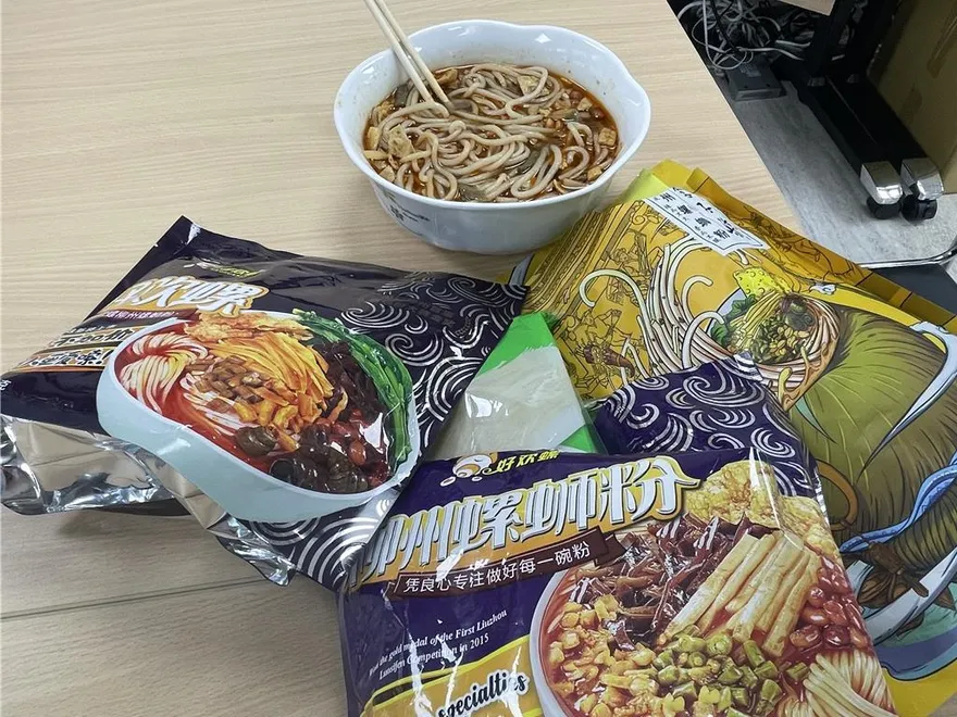 「三無」零食氾濫台灣　食藥署出手！電商下架逾3900件
