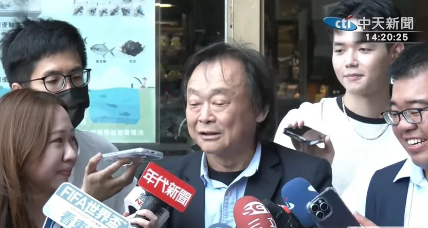 這是哪位？黃世杰18歲青澀照曝光　王世堅驚呼：以為是梁朝偉