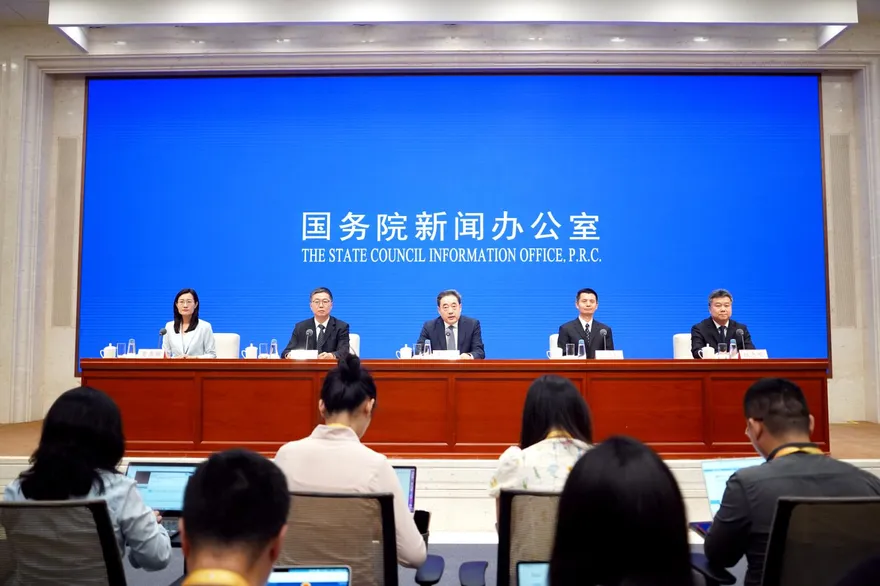 5秒AI影片用電量可充10部手機　陸籲節能推算電協同建設