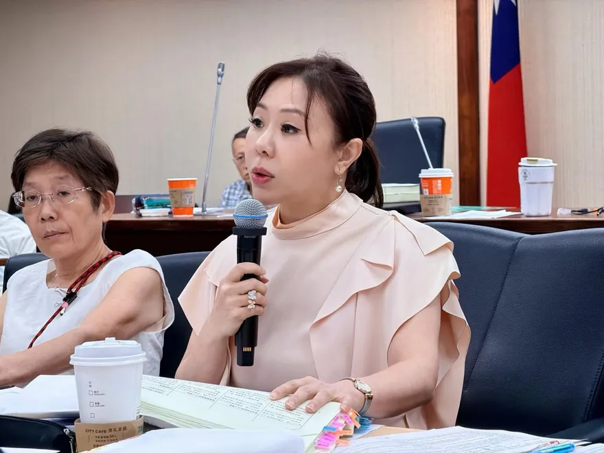 楊珍妮駁政院霸凌調查　李彥秀：多留一天都是對亡者不敬