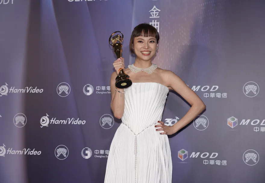 金曲37/陳昇愛徒吳蓓雅奪台語歌后！認了曾「積欠房租」吐心聲