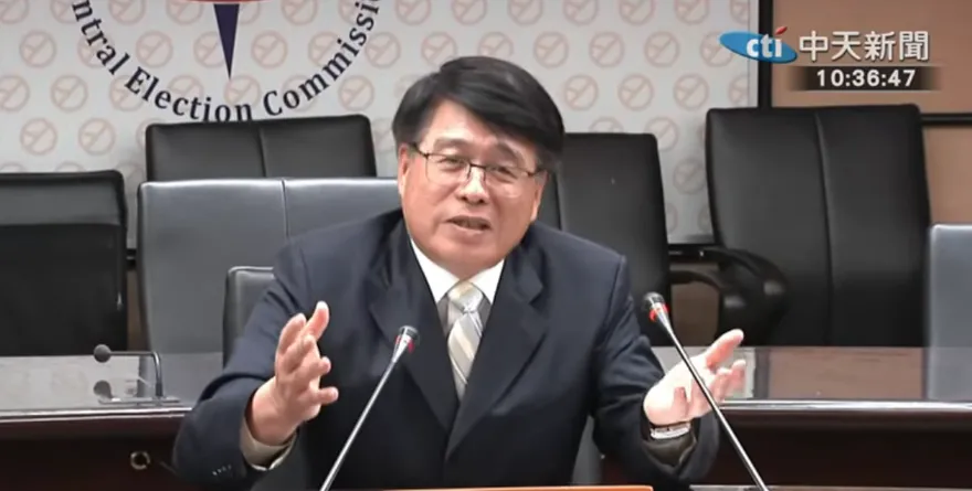 綠委為「公投綁大選」嗆聲游盈隆　侯漢廷揭阿扁當年主張狠打臉