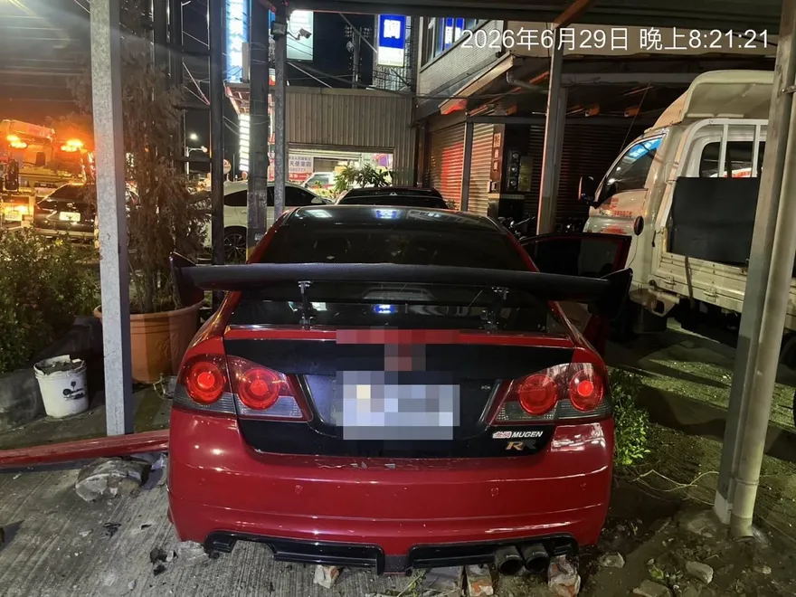 影/高雄男「撞死2騎士」車上載妻女！稱「聽到輪子有怪聲」