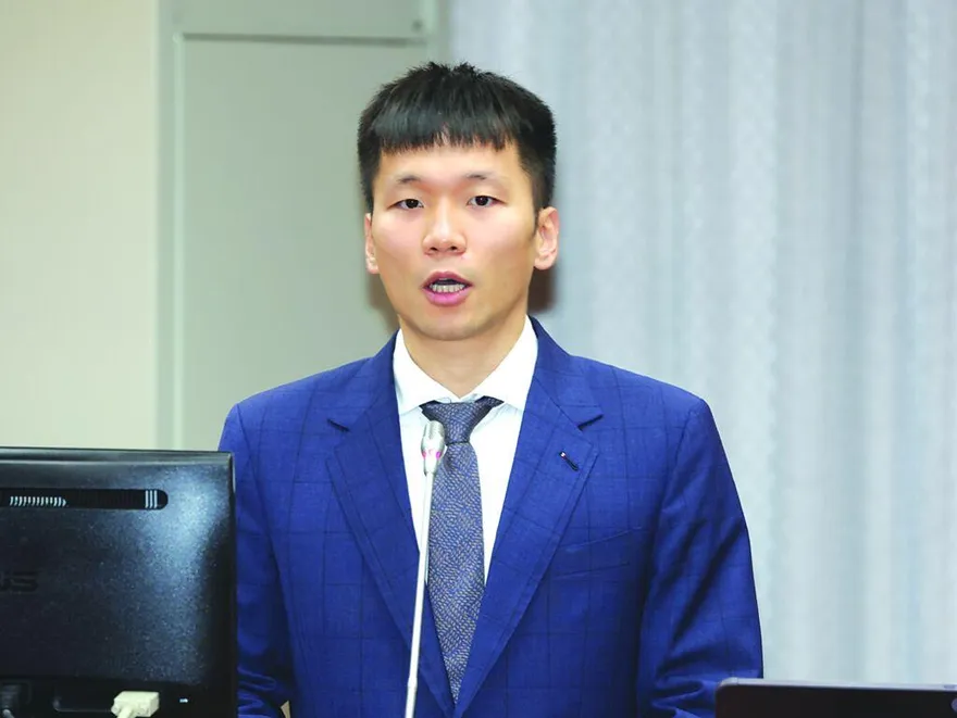 李洋得罪反改革派被請辭？沈春華曬「奧運經典聖筊照」發聲力挺