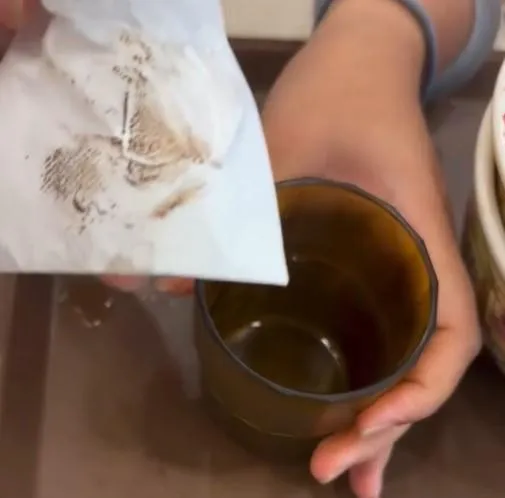 水杯喝下去有茶垢？SUKIYA三民九如店遭衛生局開罰