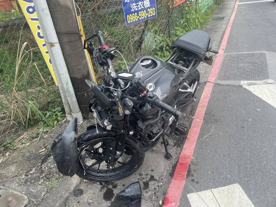新北新店死亡車禍！黃牌重機撞休旅車　21歲騎士不治