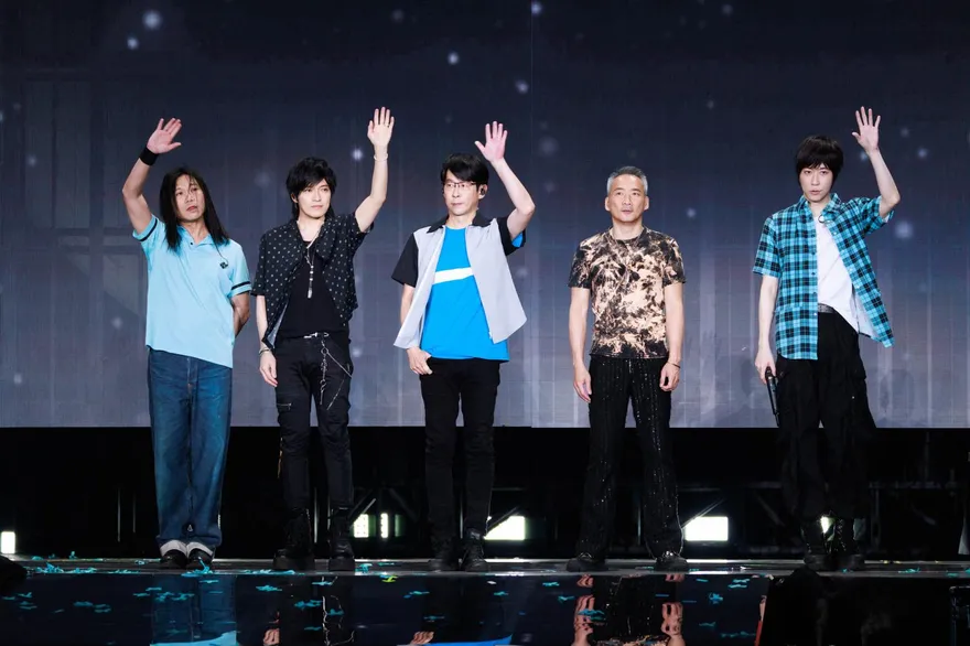 10萬青年變30萬人！五月天穿回26年前造型　阿信憶昔「買專輯送票」辛酸