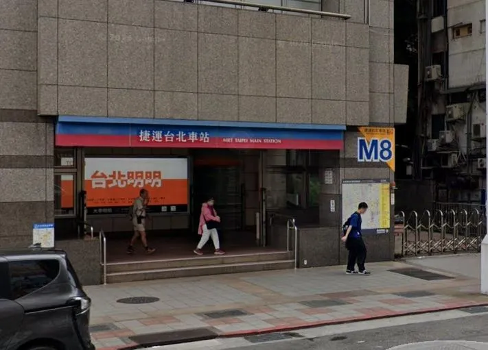 捷運台北車站男子「對自己噴防狼噴霧」！警台中逮人到案