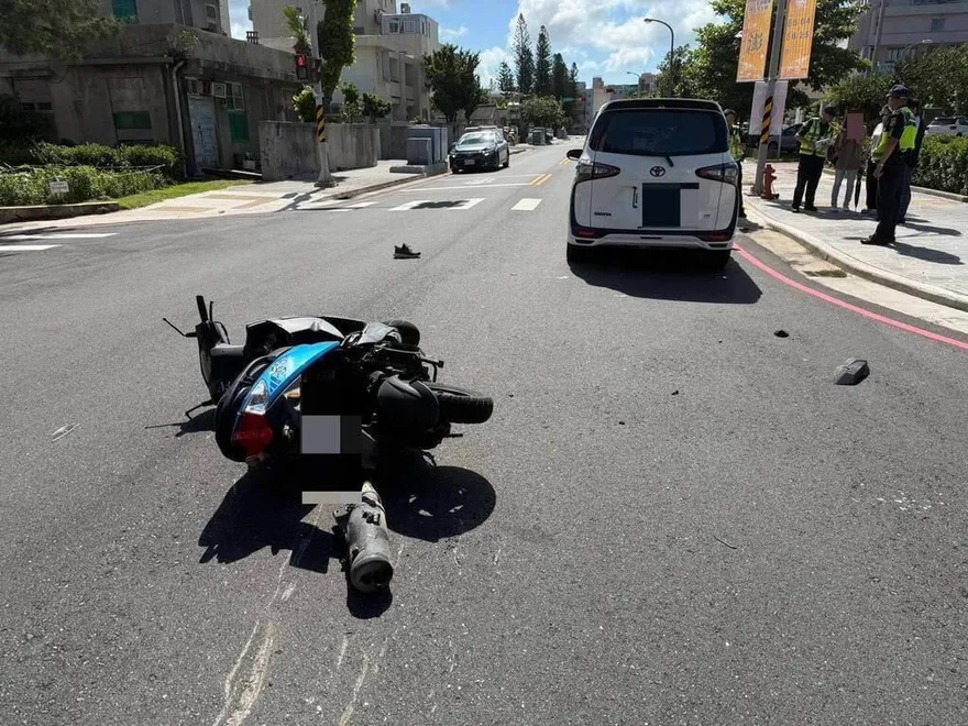 澎湖恐怖車禍！小客車與機車相撞　騎士送醫不治