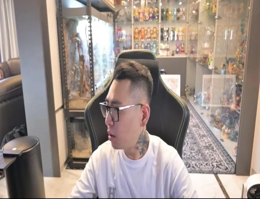 影/高速打臉片！蹦闆開直播駁拘提　影片尾聲被攻堅帶走