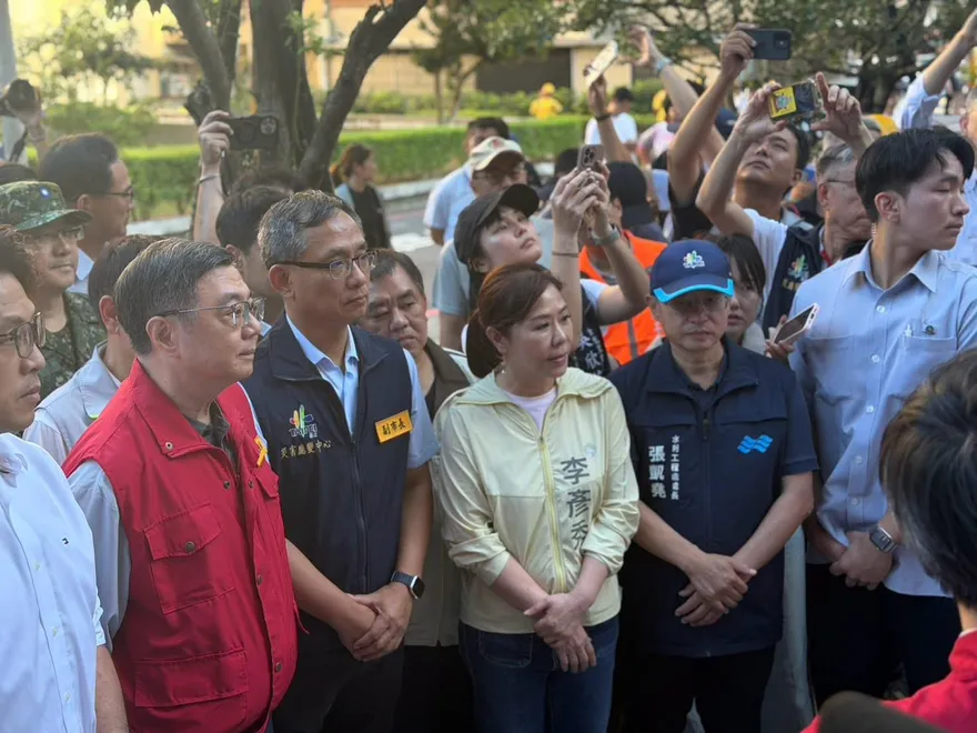 巴威來襲赴內湖視察　卓榮泰稱「我來陳情的」：不該有淹水狀況！