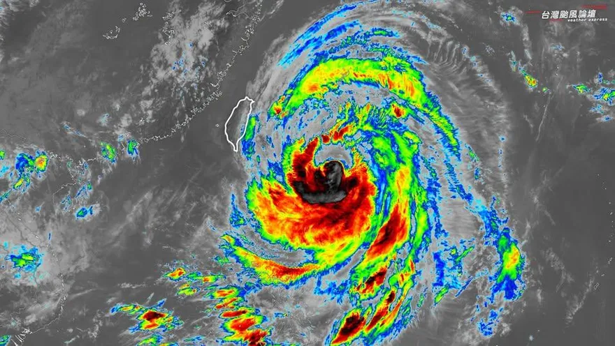 巴威減弱「頭輕腳重」仍達中颱中段班！中部以北防顯著風雨