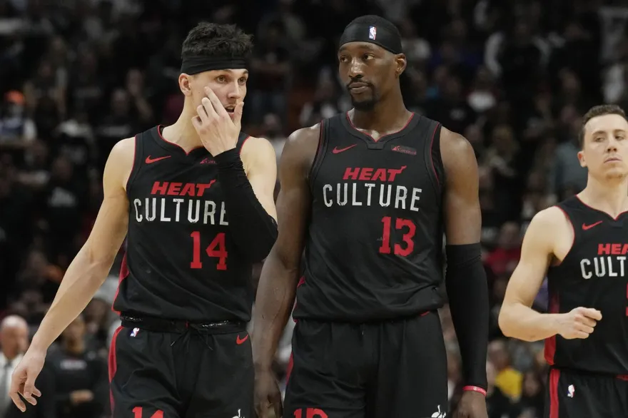 NBA/7年隊友變仇人！阿德巴約狠揍英雄哥　衝突內幕曝