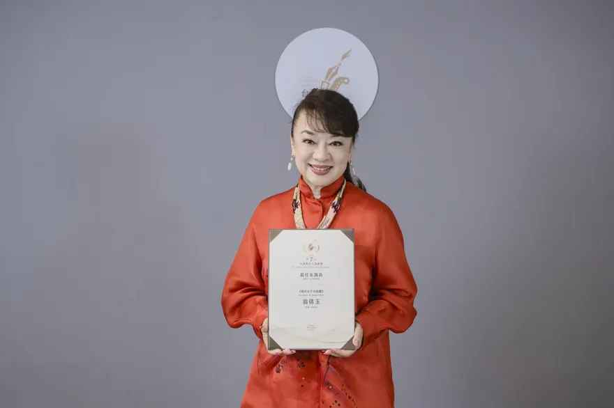 翁倩玉睽違47年重返台影壇首封后　《左撇子女孩》奪雙大獎
