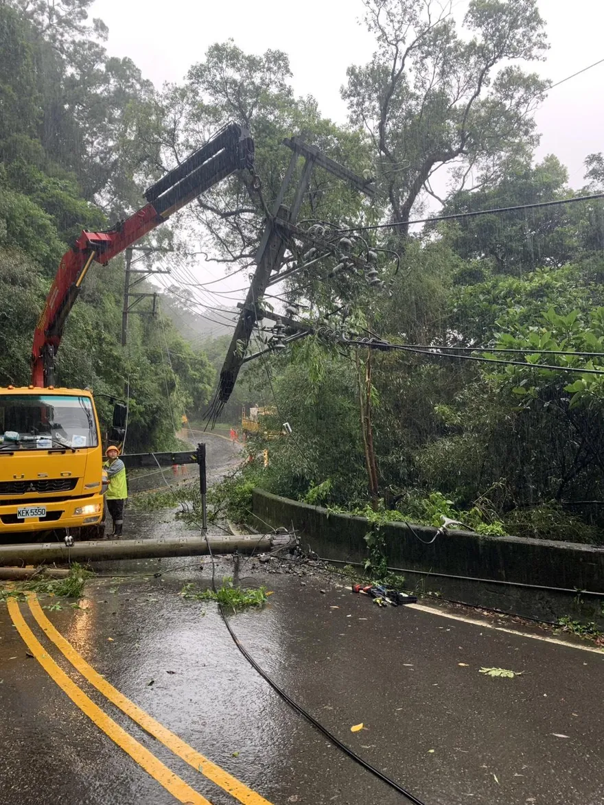 中颱巴威釀全國停電　桃竹苗破2000戶未復電災情最重