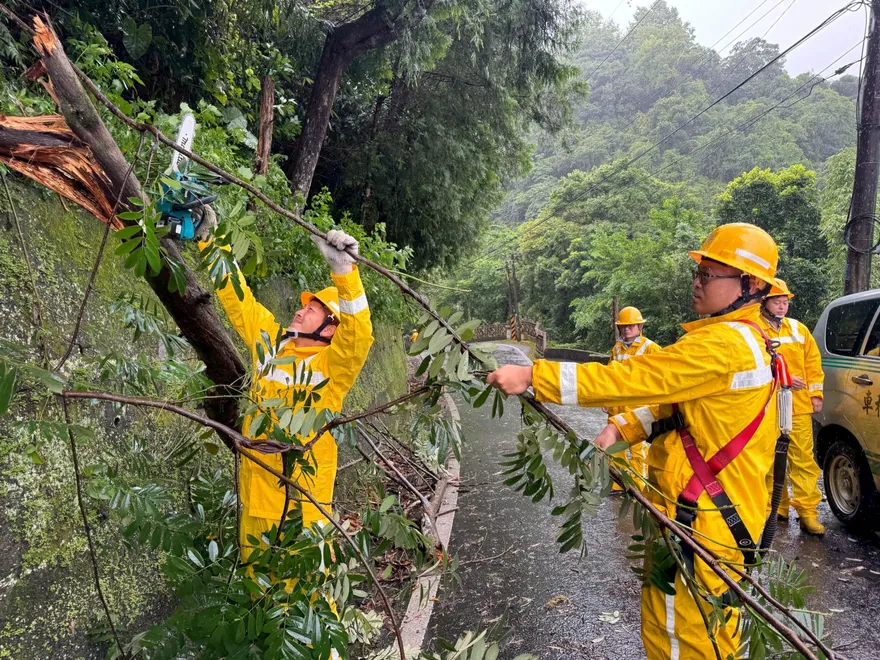 巴威襲台害24萬戶停電　台電：連日搶修復電率超過95%