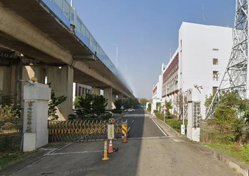 國道警察驚爆「小隊長恐嚇下屬」！還拍槍套嗆：很想開槍