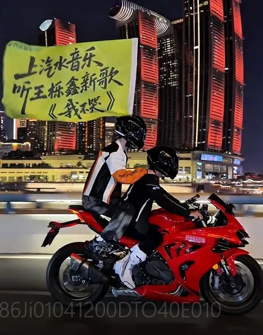 重慶玩出神操作！千元有找摩托車「落地簽」暴紅　謝霆鋒跟風朝聖