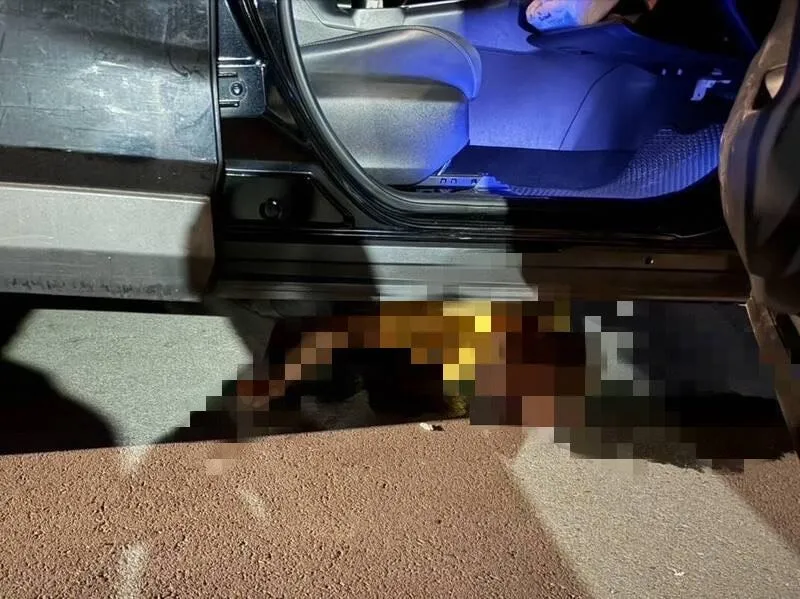 影/基隆「活人捲進車底」驚悚直擊！醉漢趴路中間遭輾