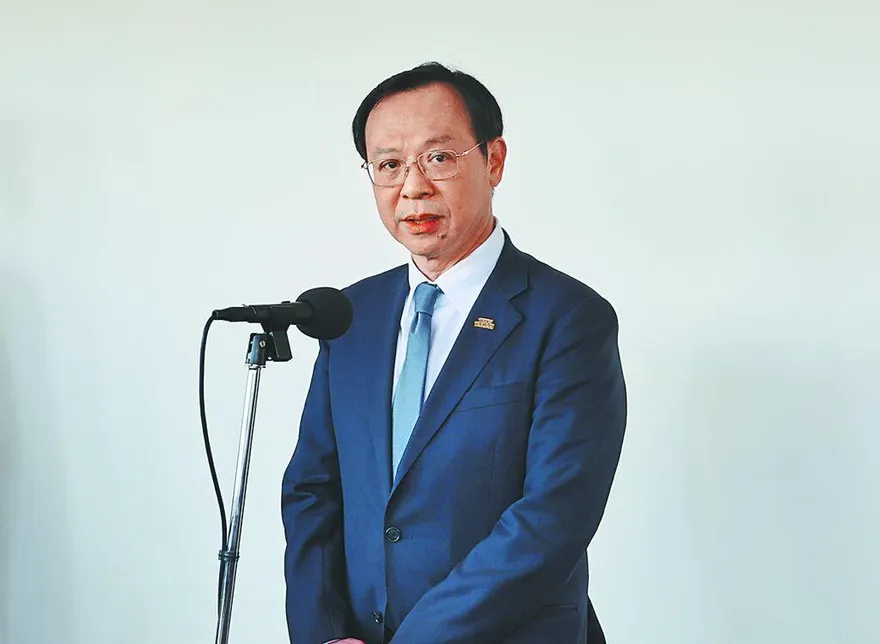 連自己人都開砲！毒油風暴止不住 　親綠名嘴怒吼：衛福部長下台