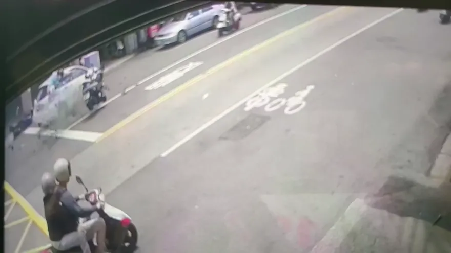 影/1秒奪命！台中男KTV喝通宵酒駕極速逆撞2機車　畫面曝