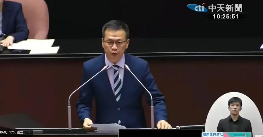 吳崢嗆又沒逼你吃毒油！羅智強怒轟賴政府得「官癌」