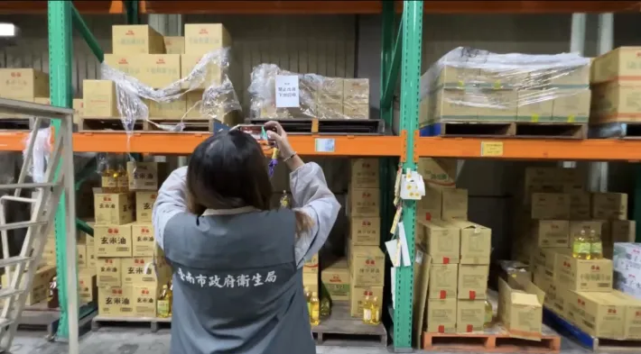 又揪兩批中聯問題油！南市65家業者中招　合計回收4212公斤