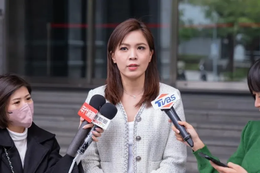 批陳吉仲神隱「一皮天下無難事」　鍾沛君挺她查雞蛋：盧媽加油！