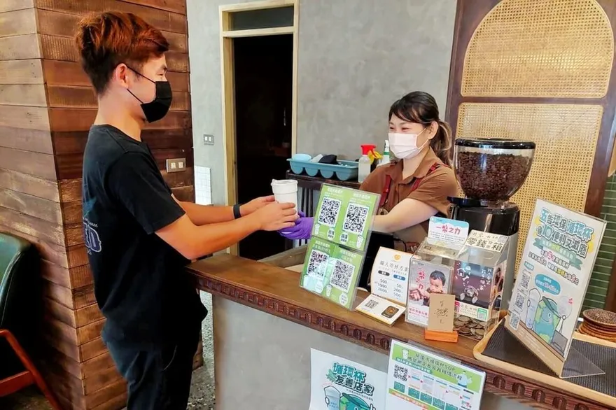 桃園7月起飲料店禁供塑膠杯　估年減7260萬個